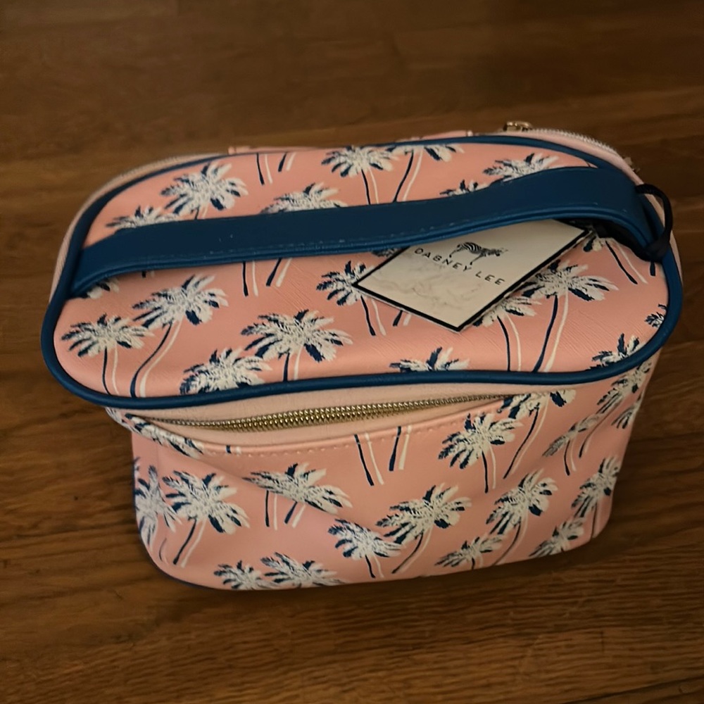 Women’s Vera Bradley makeup bag